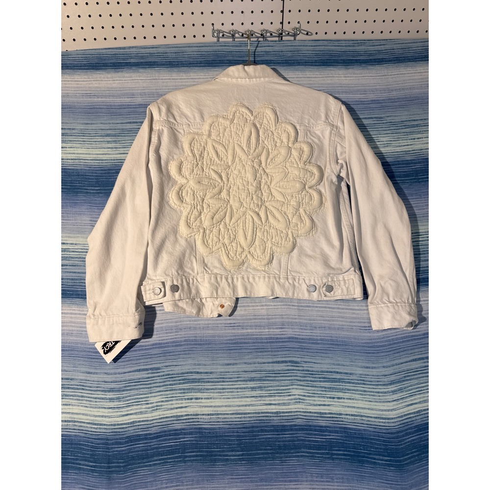 Upcycled White Denim Trucker Jacket Quilted Floral Medallion Patch Womens Medium
